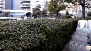 这妞摘了口罩长得也很带劲啊，全程露脸大秀直播，奶大逼肥道具抽插浪叫呻吟，奶子上挂手机晃都不掉好刺激